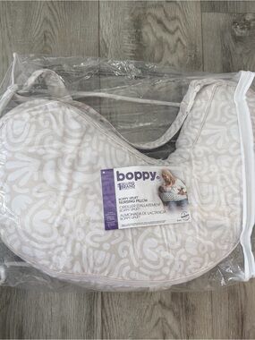 Boppy Uplift Nursing Pillow Cream Retro Squiggles Pattern